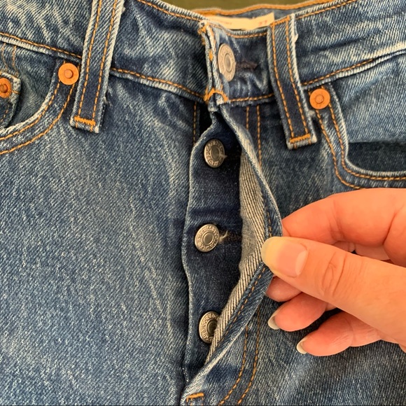 Levi’s Wedgie Fit Straight Leg Jeans - Picture 9 of 12